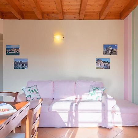מנרבה דל גארדה Borgo Del Torchio Apartments By Wonderful Italy מראה חיצוני תמונה