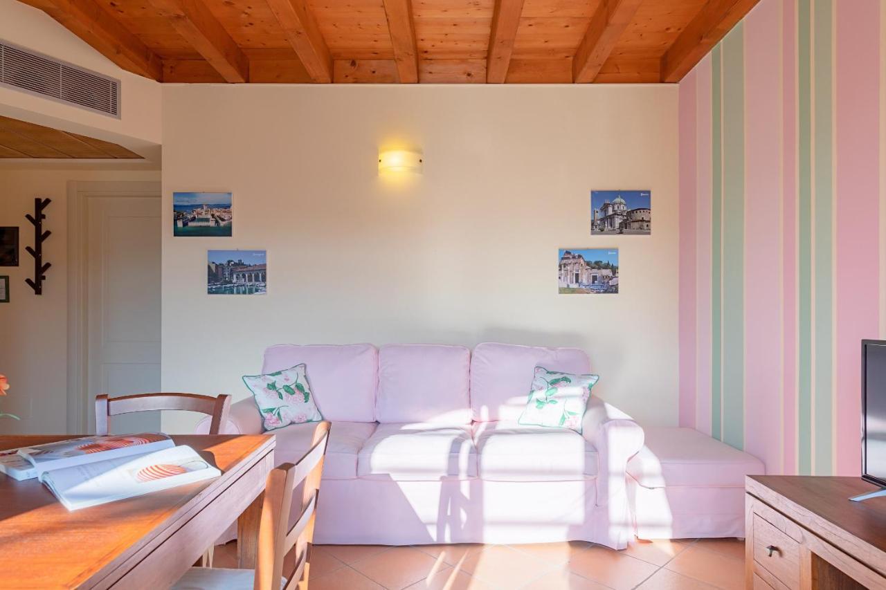 מנרבה דל גארדה Borgo Del Torchio Apartments By Wonderful Italy מראה חיצוני תמונה