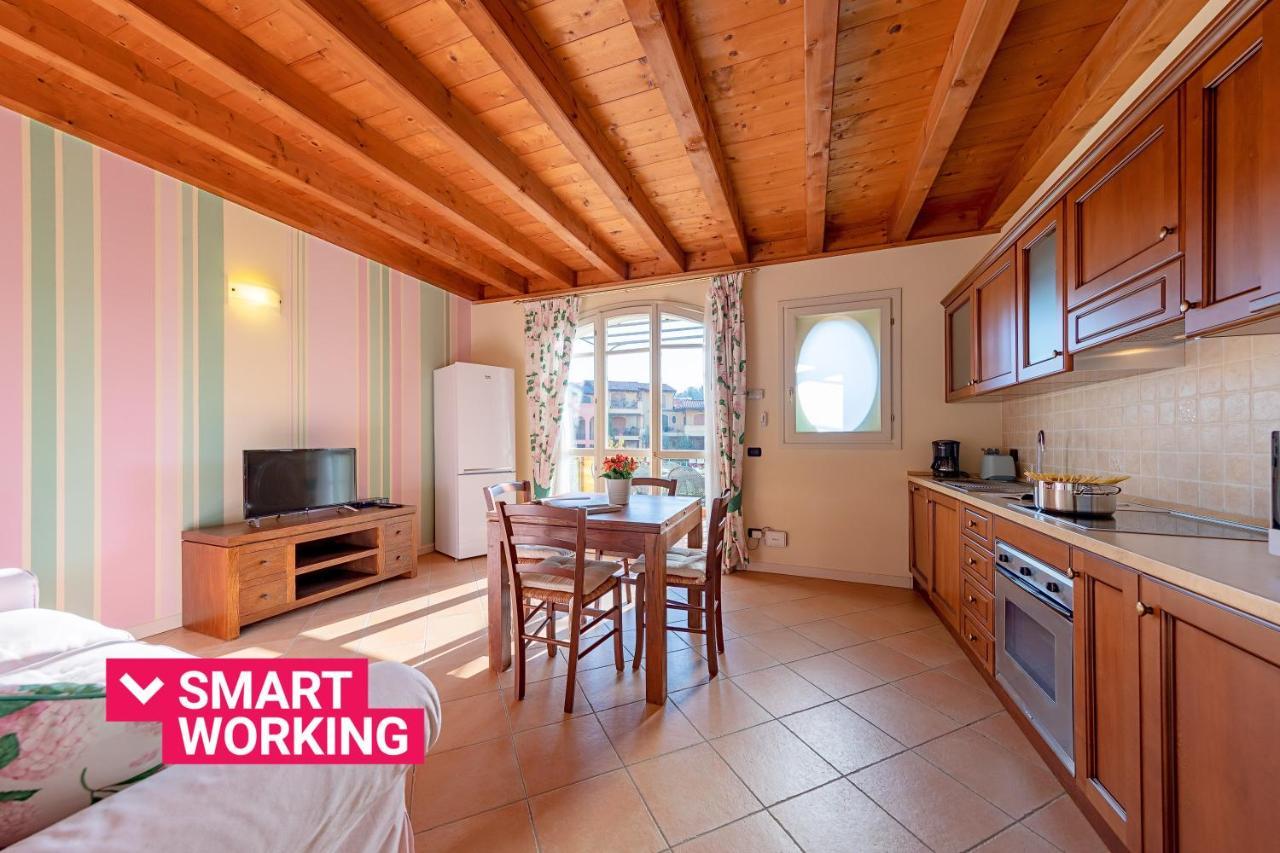 מנרבה דל גארדה Borgo Del Torchio Apartments By Wonderful Italy מראה חיצוני תמונה