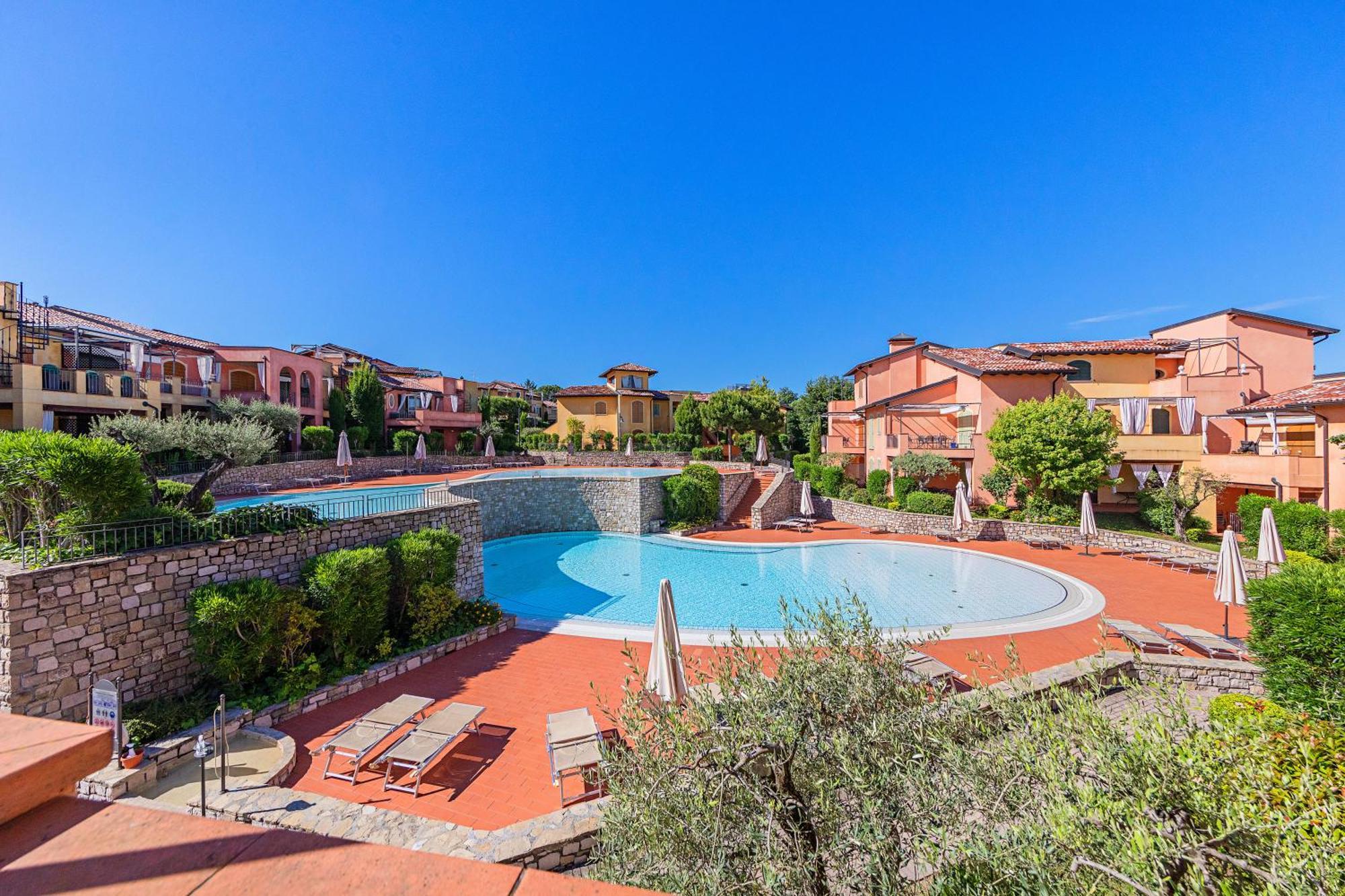 מנרבה דל גארדה Borgo Del Torchio Apartments By Wonderful Italy מראה חיצוני תמונה