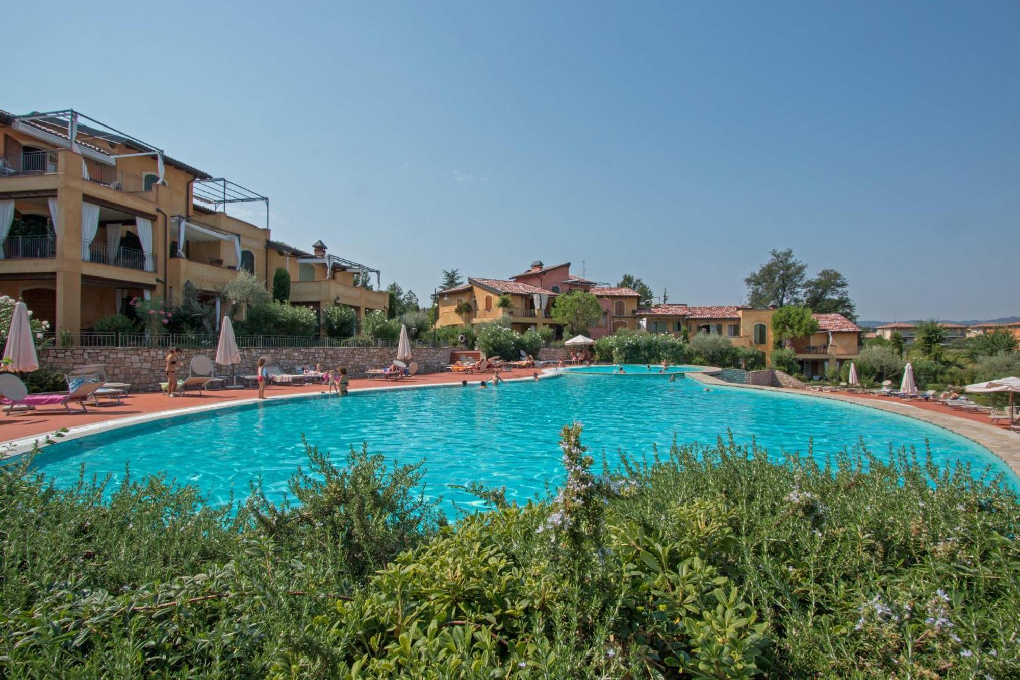 מנרבה דל גארדה Borgo Del Torchio Apartments By Wonderful Italy מראה חיצוני תמונה