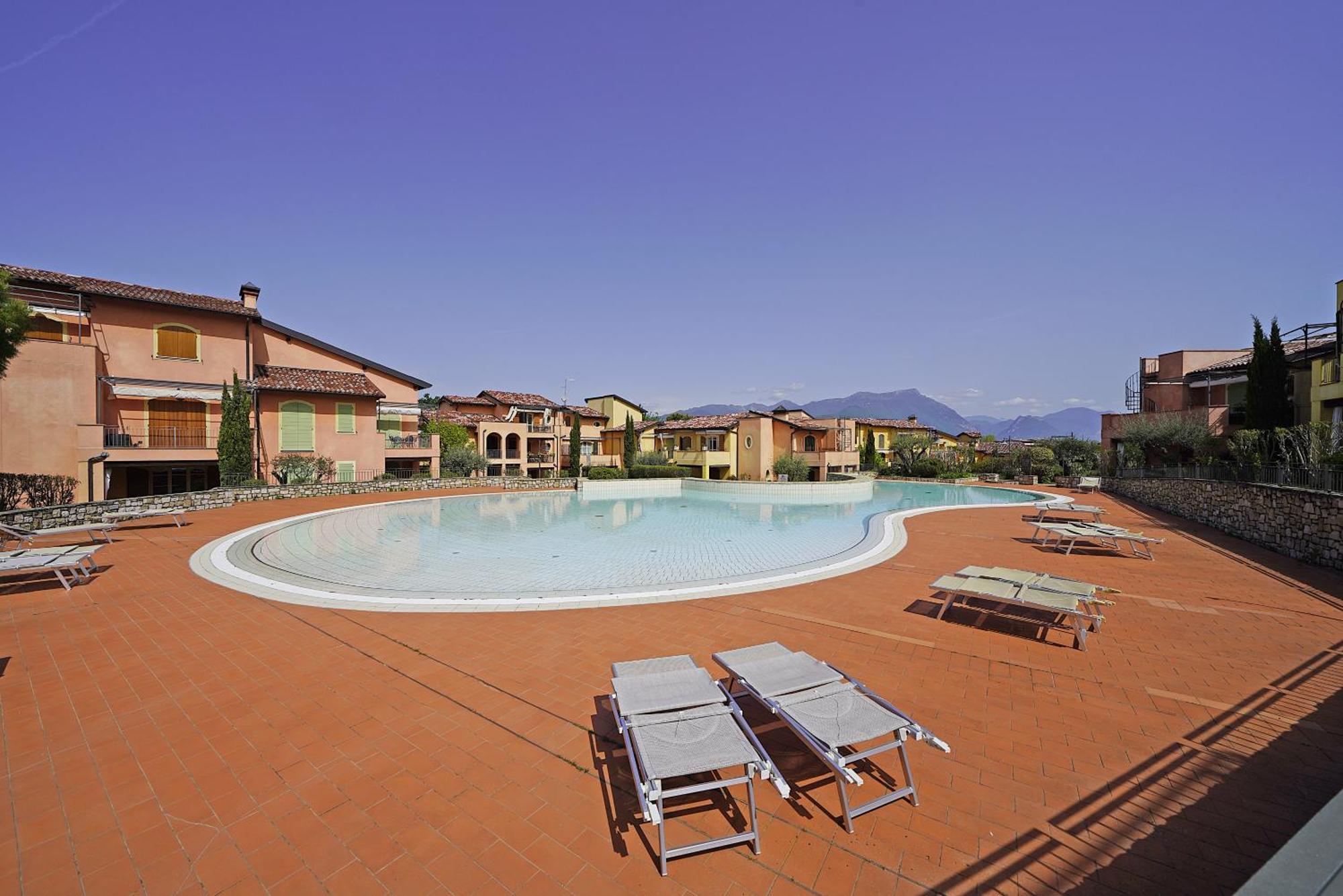 מנרבה דל גארדה Borgo Del Torchio Apartments By Wonderful Italy מראה חיצוני תמונה