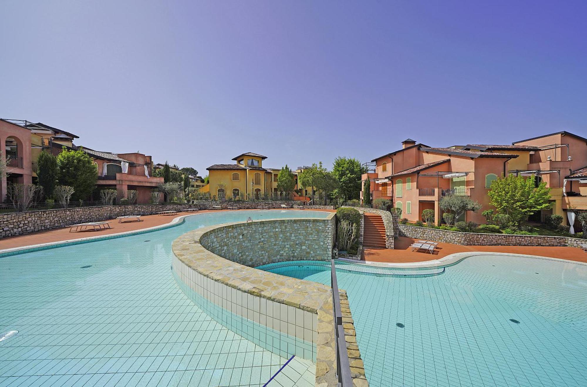 מנרבה דל גארדה Borgo Del Torchio Apartments By Wonderful Italy מראה חיצוני תמונה