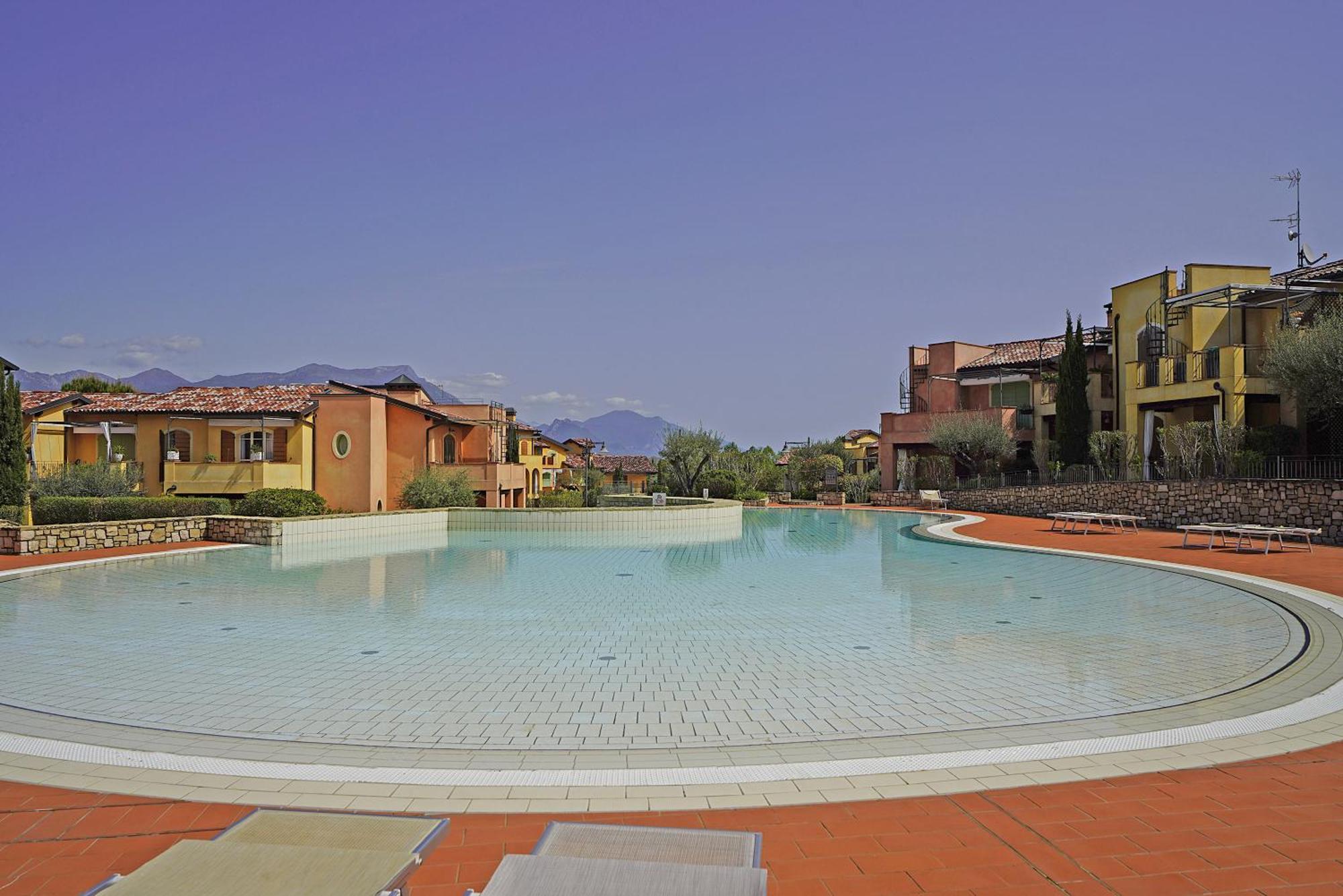 מנרבה דל גארדה Borgo Del Torchio Apartments By Wonderful Italy מראה חיצוני תמונה